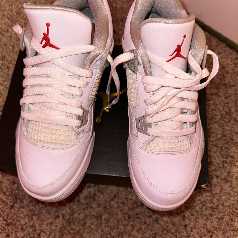 White Oreo jordan 4’s